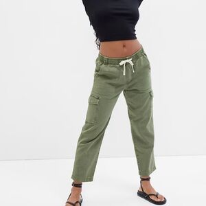 NEW! GAP Mid-rise Easy Cargo Pants | Women’s size Medium | NWT
